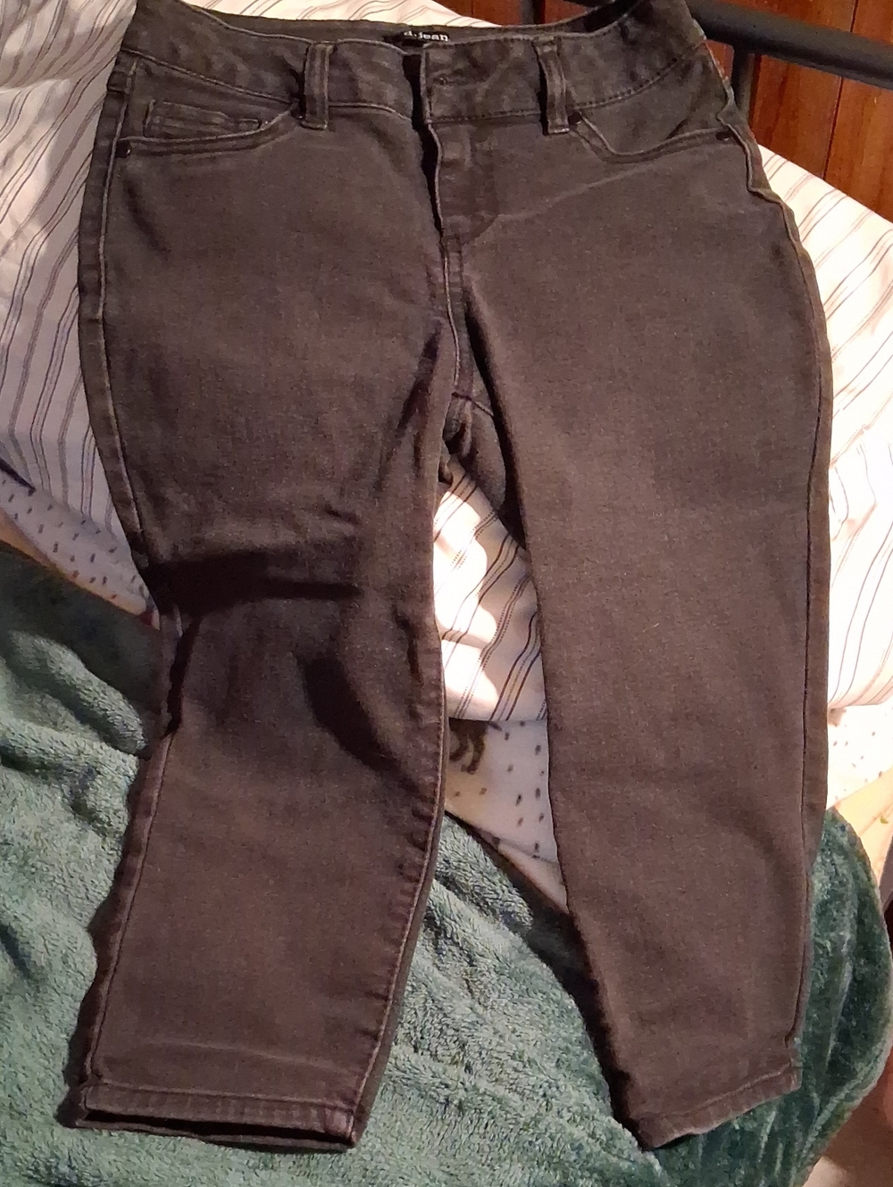 Sd. jeans Women's Skinny Black Stretch Jean Capris